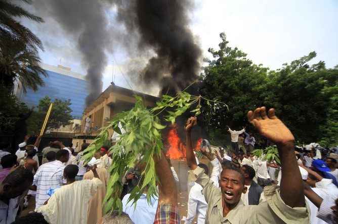Стала известна причина пожара в президентском дворце в Судане