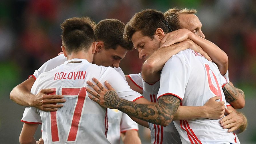 Россияне празднуют гол в ворота Венгрии