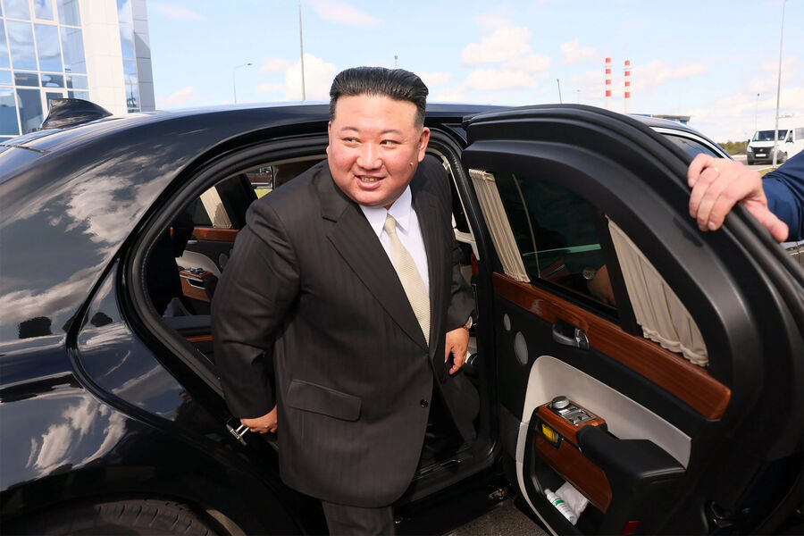 Председатель государственного совета КНДР Ким Чен Ын